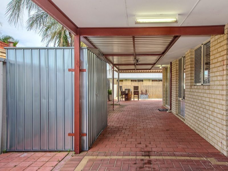 28 McCubbin Loop, Seville Grove WA 6112
