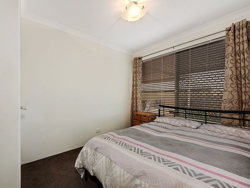 28 McCubbin Loop, Seville Grove WA 6112