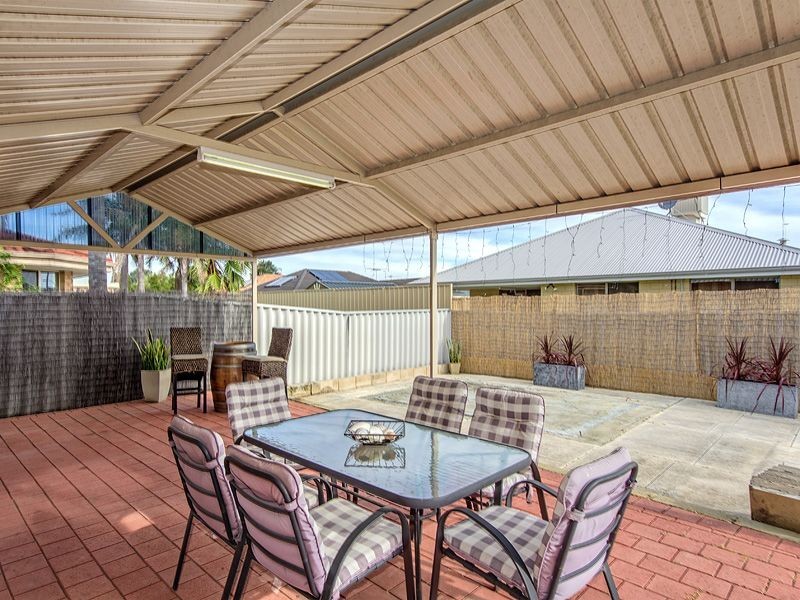 28 McCubbin Loop, Seville Grove WA 6112