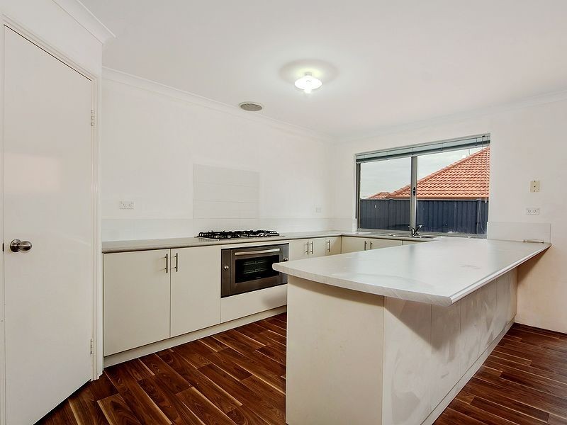 24 Madeira Turn, Darling Downs WA 6122