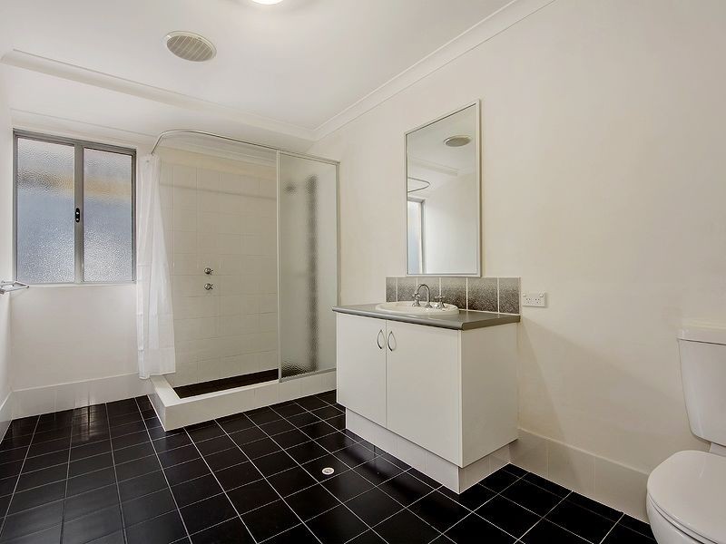 24 Madeira Turn, Darling Downs WA 6122
