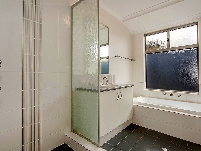 24 Madeira Turn, Darling Downs WA 6122