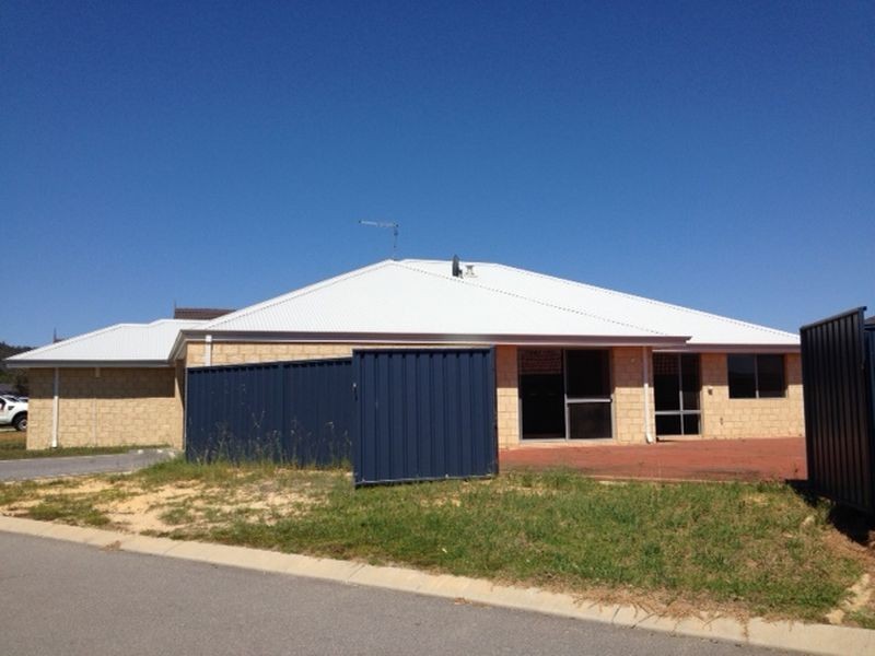24 Madeira Turn, Darling Downs WA 6122