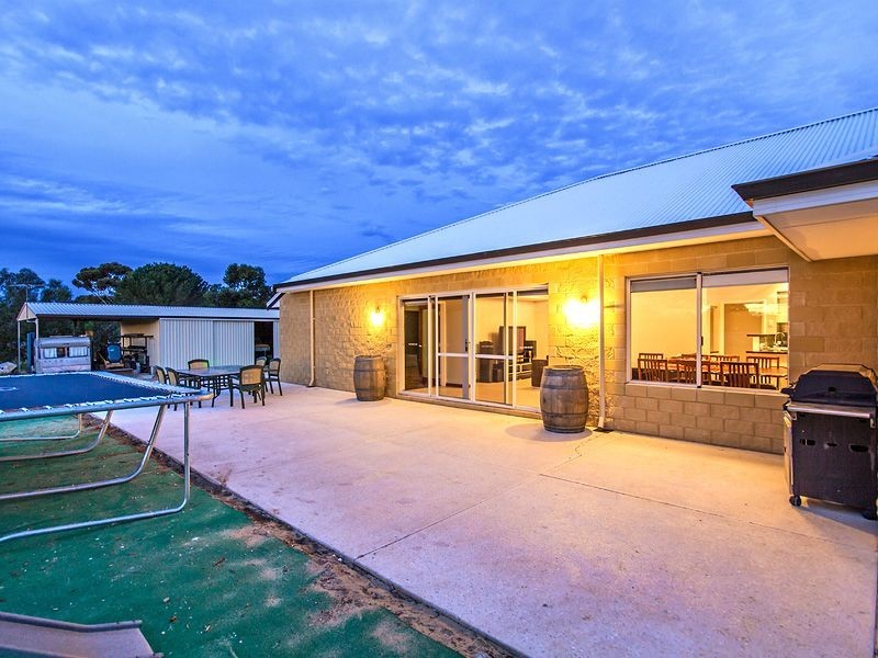 27 Aquanita Rise, Darling Downs WA 6122