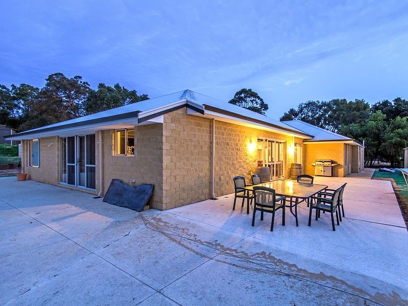 27 Aquanita Rise, Darling Downs WA 6122