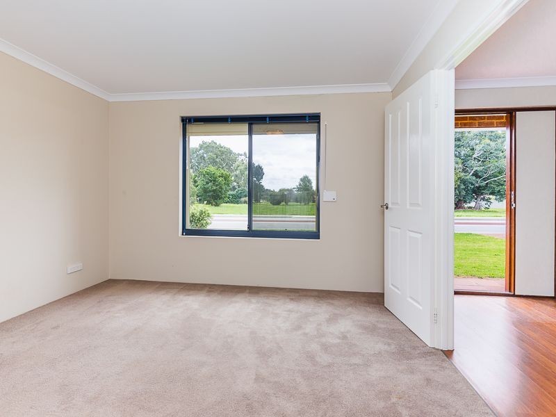 85 Lowanna Way, Armadale WA 6112