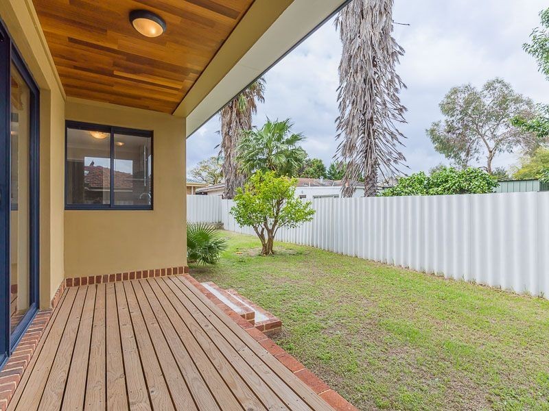 85 Lowanna Way, Armadale WA 6112