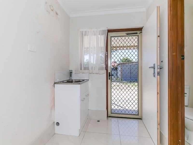 18 Hickson Avenue, Armadale WA 6112