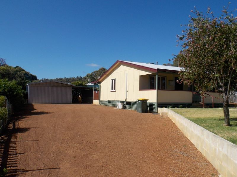 704 Jarrahdale Road, Jarrahdale WA 6124
