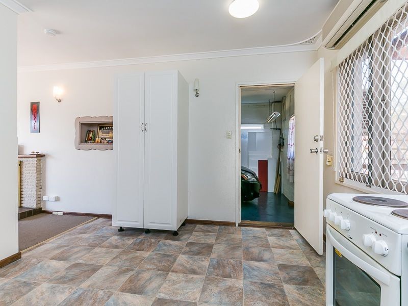 2 Tomah Road, Armadale WA 6112