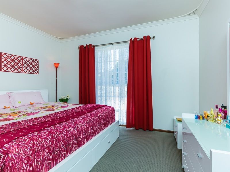 2 Tomah Road, Armadale WA 6112