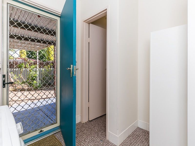 2 Tomah Road, Armadale WA 6112