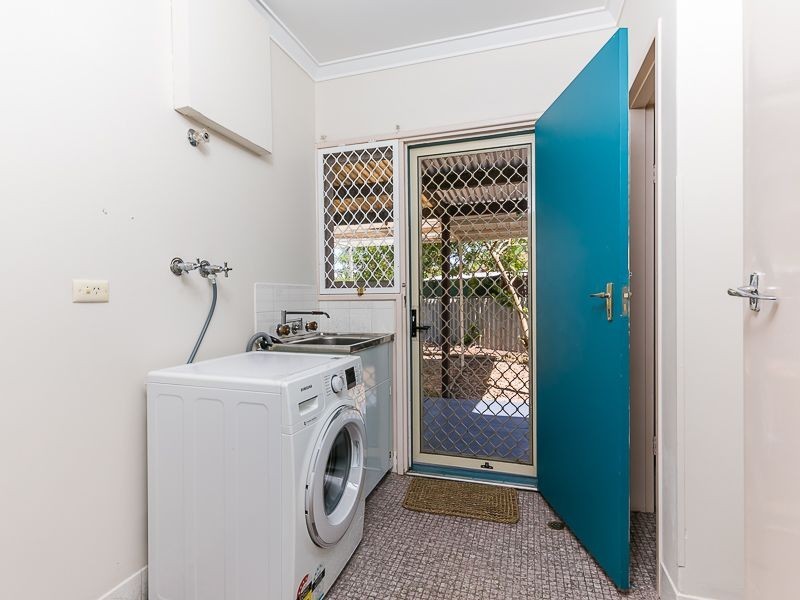 2 Tomah Road, Armadale WA 6112