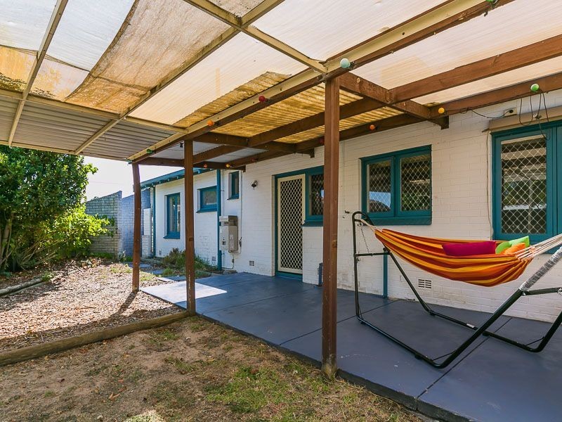 2 Tomah Road, Armadale WA 6112