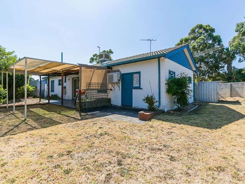 2 Tomah Road, Armadale WA 6112