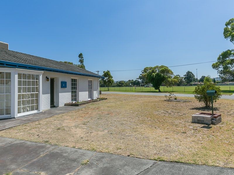 2 Tomah Road, Armadale WA 6112