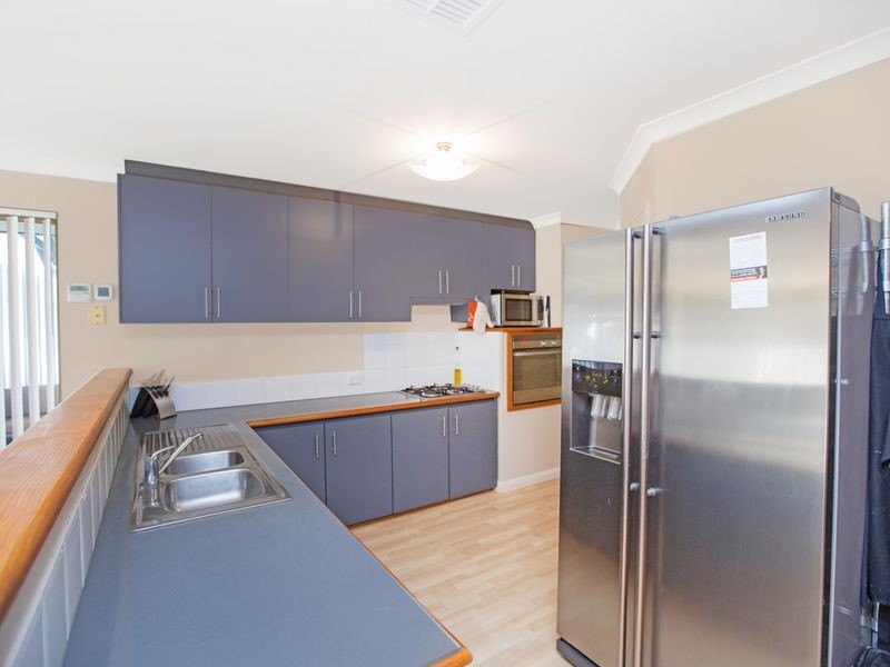 69 Brenchley Drive, Atwell WA 6164