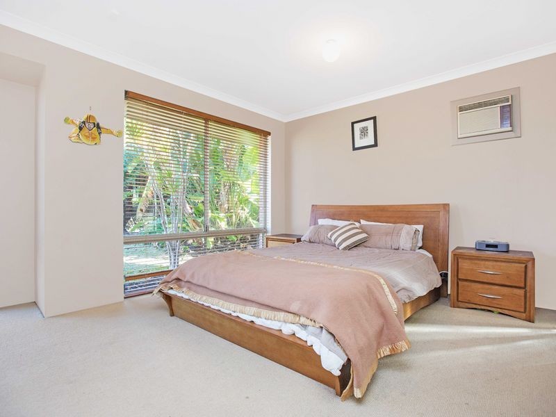 69 Brenchley Drive, Atwell WA 6164