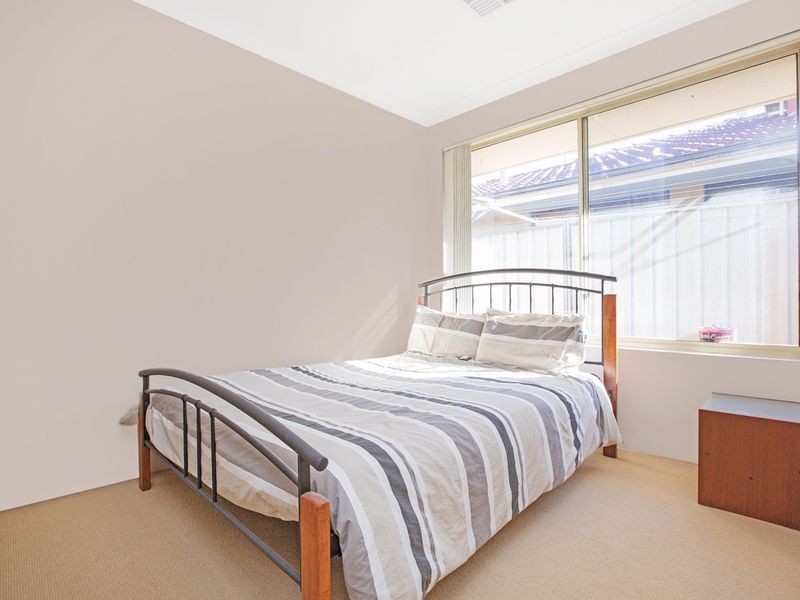 69 Brenchley Drive, Atwell WA 6164