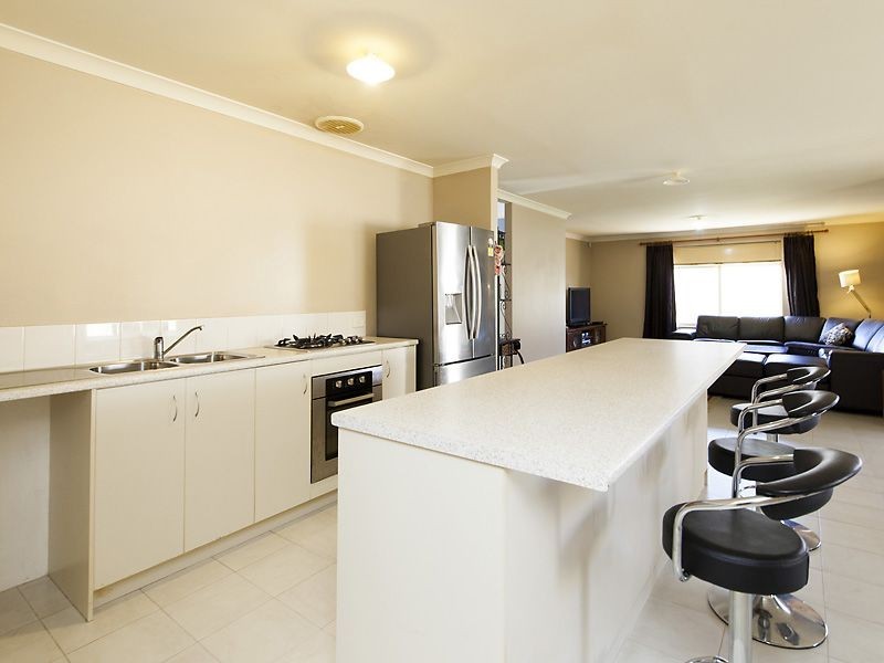 3 Rayner Place, Seville Grove WA 6112