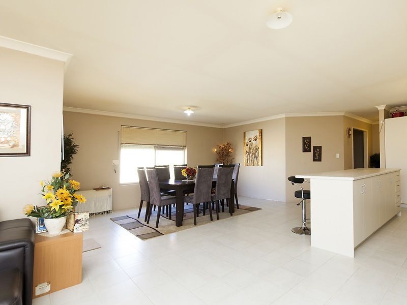 3 Rayner Place, Seville Grove WA 6112