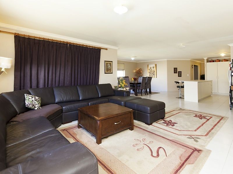 3 Rayner Place, Seville Grove WA 6112