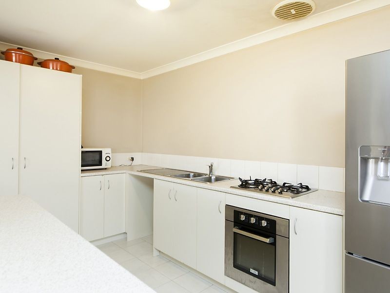 3 Rayner Place, Seville Grove WA 6112