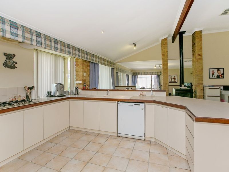 26 Carlhausen Close, Atwell WA 6164