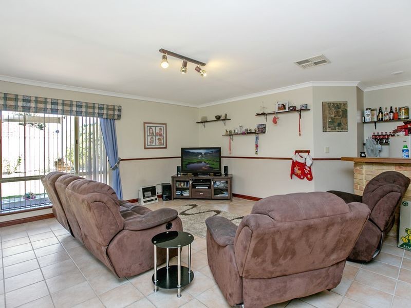 26 Carlhausen Close, Atwell WA 6164