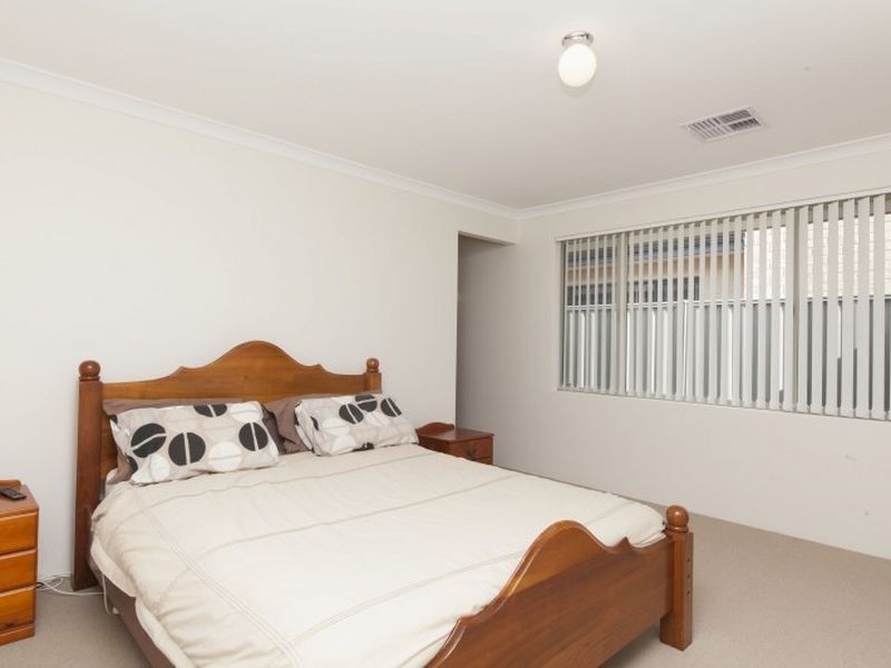 18 Daimpre Way, Byford WA 6122