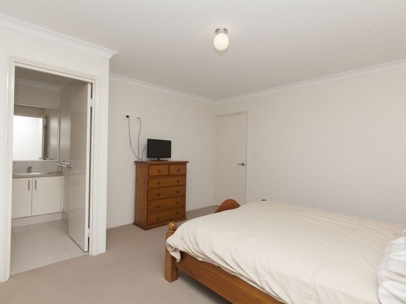 18 Daimpre Way, Byford WA 6122