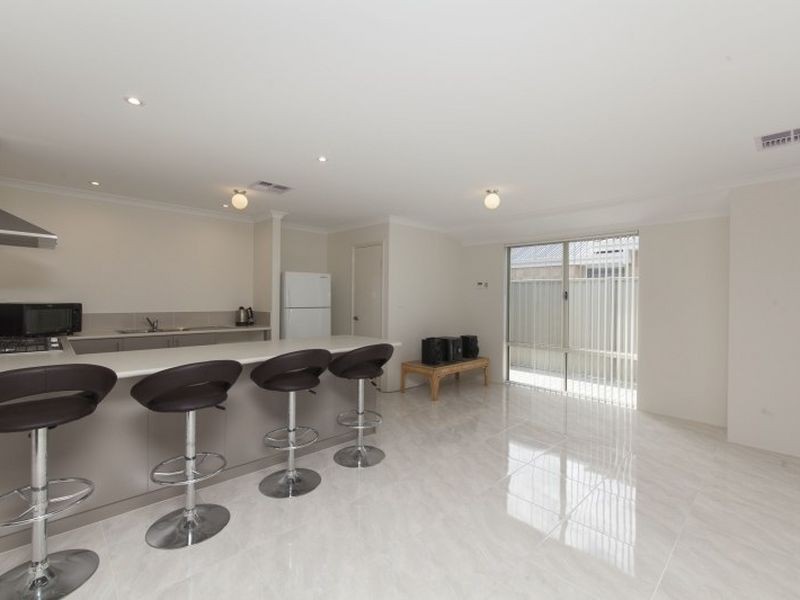 18 Daimpre Way, Byford WA 6122