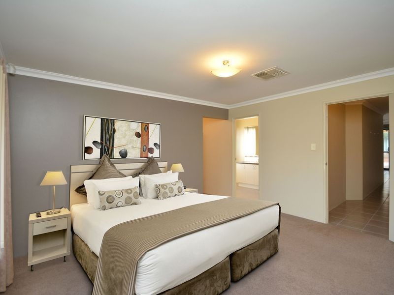 4 Yengo Mews, Aubin Grove WA 6164