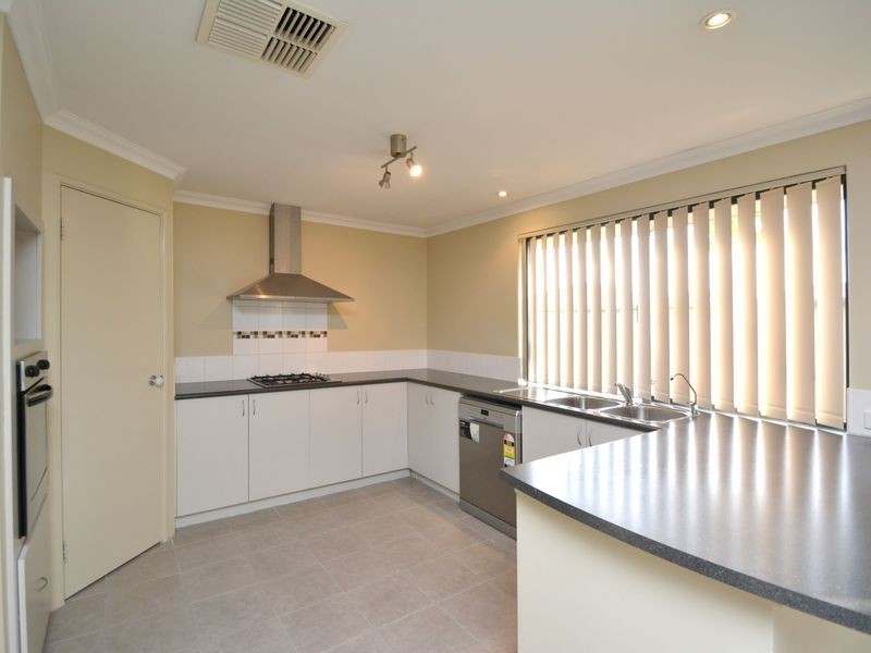 4 Yengo Mews, Aubin Grove WA 6164