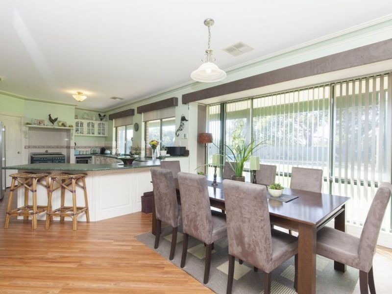 15 Staniland Street, Orange Grove WA 6109