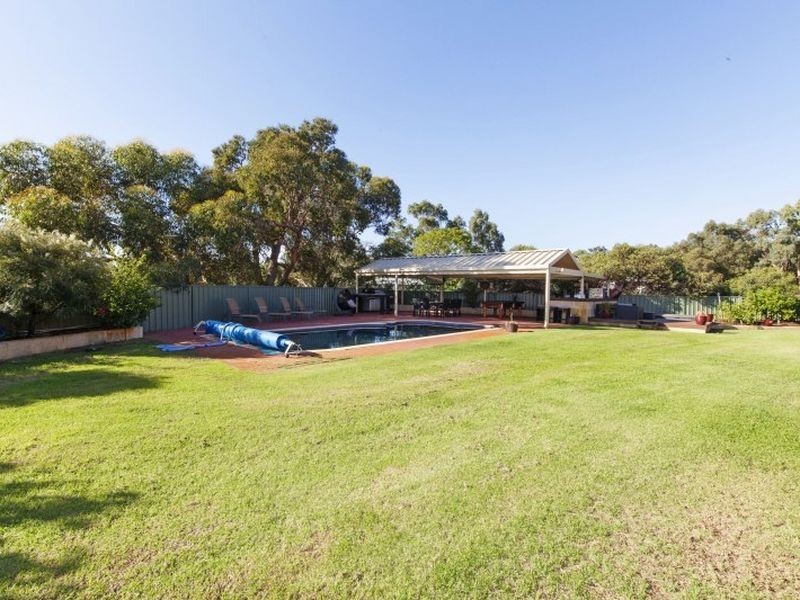 15 Staniland Street, Orange Grove WA 6109