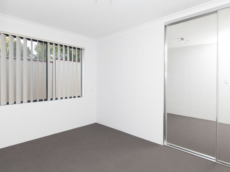 4 Lefroy Road, Mount Nasura WA 6112