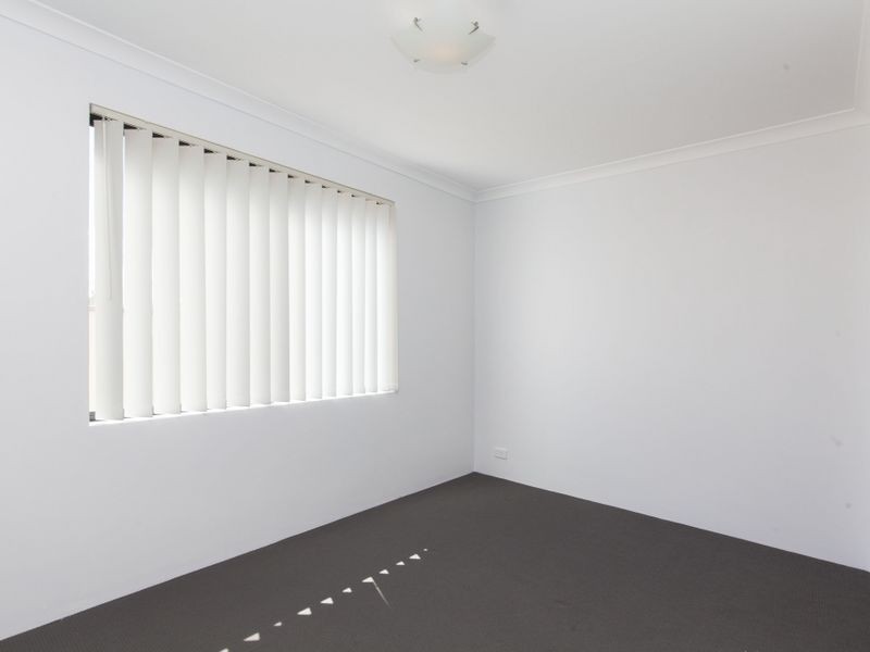 4 Lefroy Road, Mount Nasura WA 6112