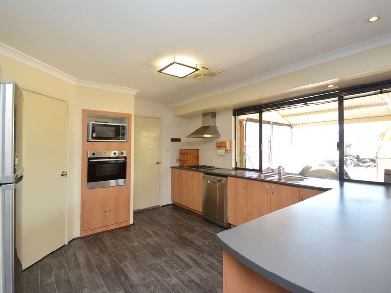 58 Feeney Gardens, High Wycombe WA 6057