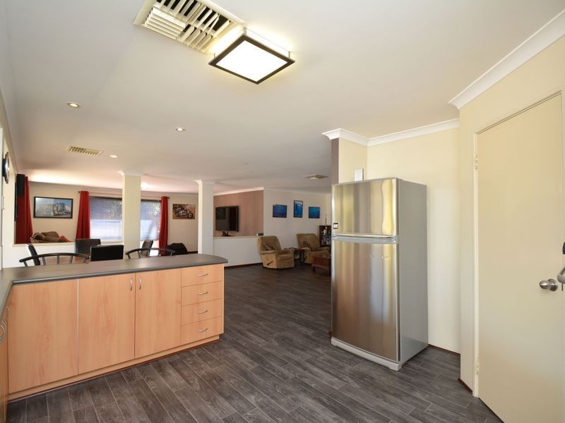 58 Feeney Gardens, High Wycombe WA 6057