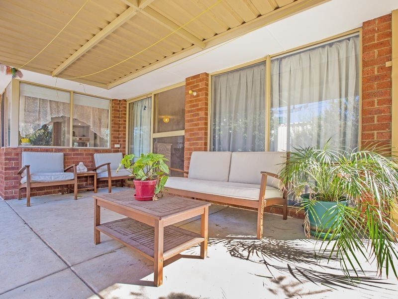 58 Chadwick Parade, Brookdale WA 6112