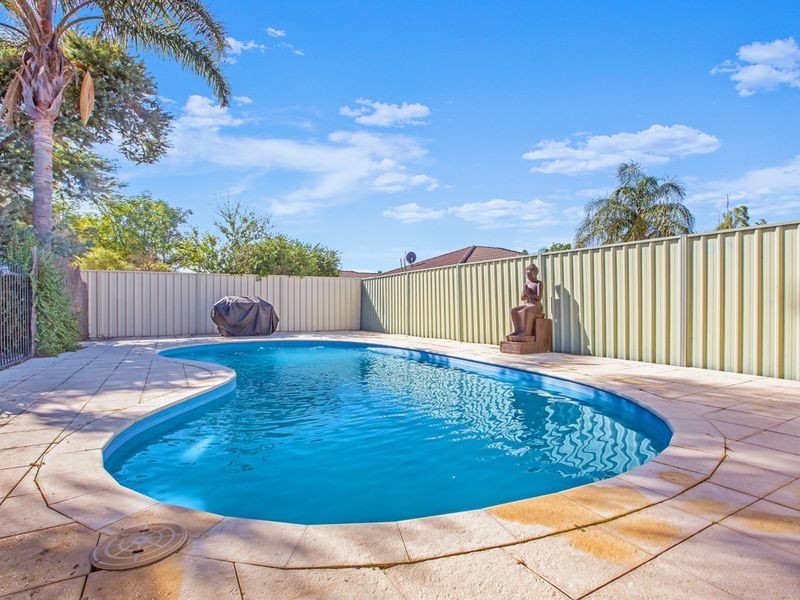 58 Chadwick Parade, Brookdale WA 6112