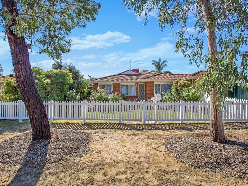 58 Chadwick Parade, Brookdale WA 6112