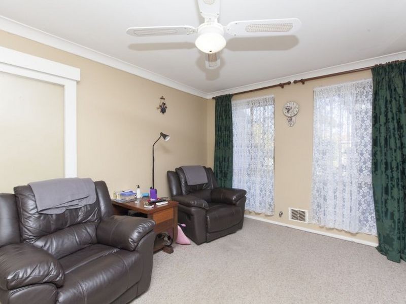 8 Netley Place, Armadale WA 6112