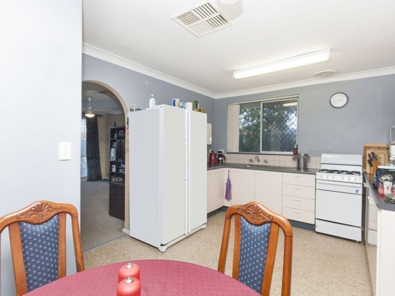 8 Netley Place, Armadale WA 6112