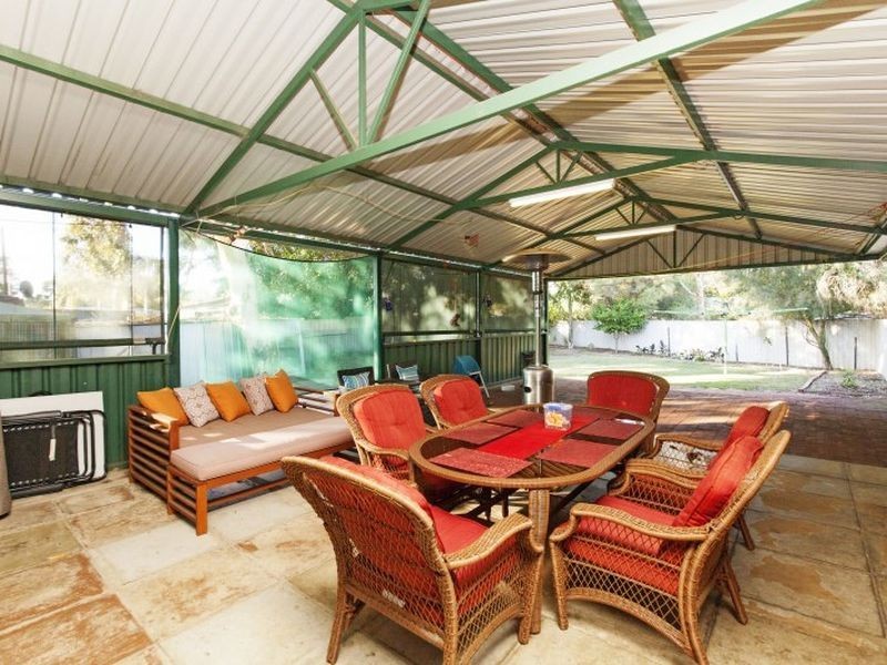 8 Netley Place, Armadale WA 6112