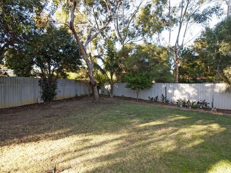 8 Netley Place, Armadale WA 6112