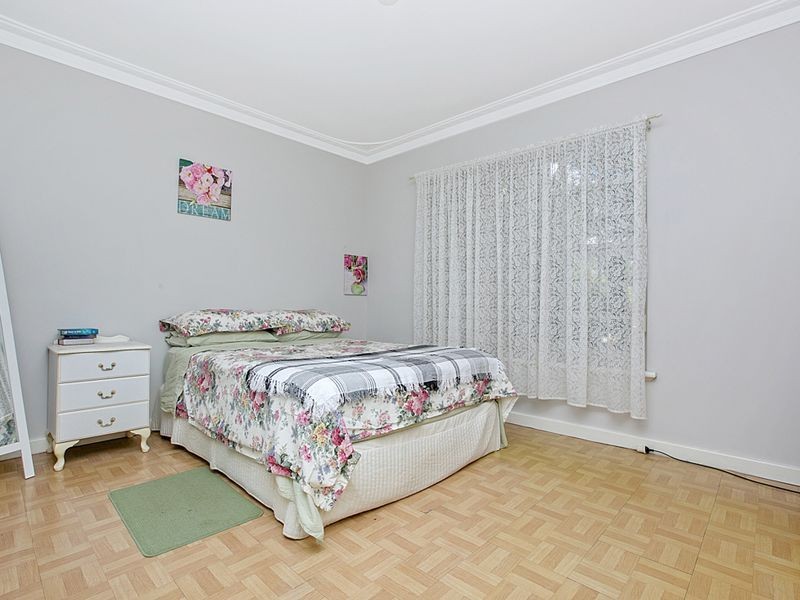 11 Natasha Way, Camillo WA 6111