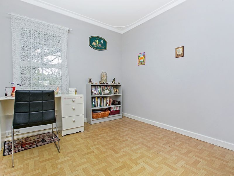 11 Natasha Way, Camillo WA 6111