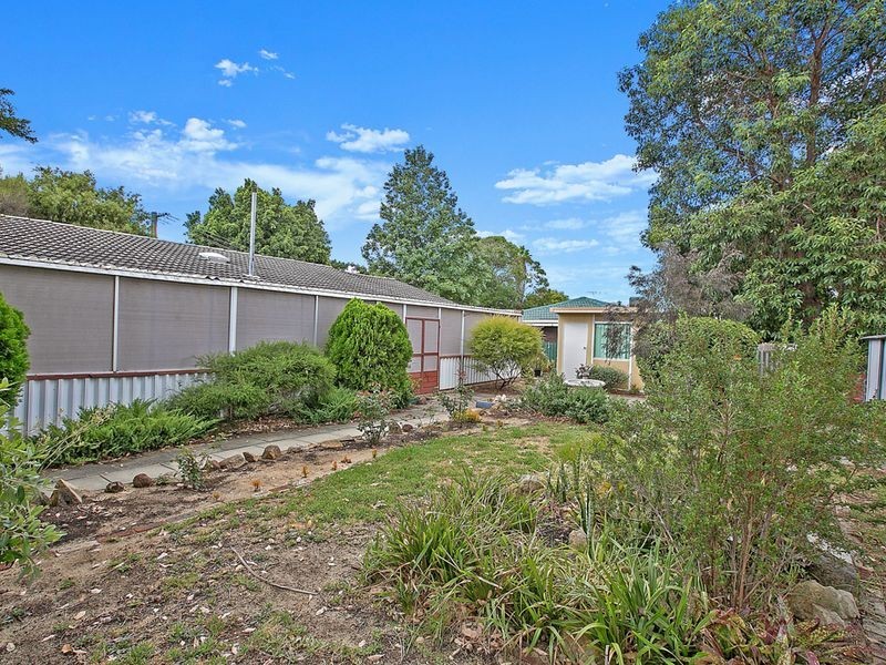 11 Natasha Way, Camillo WA 6111